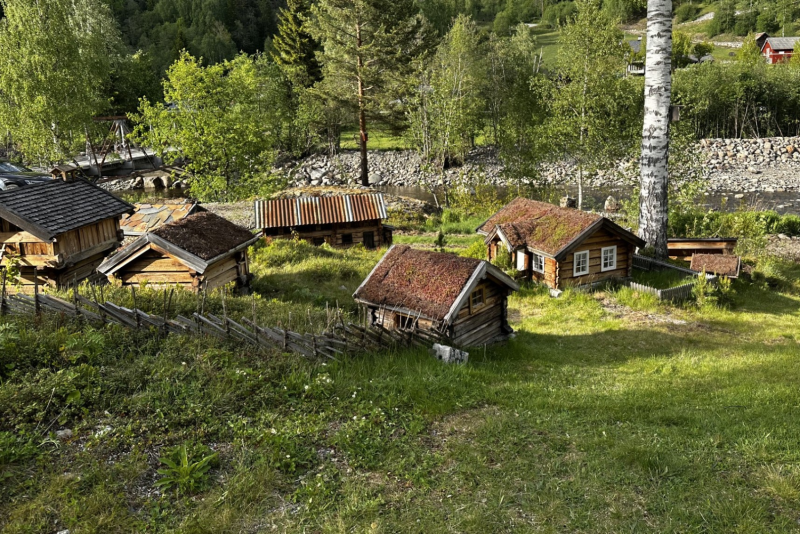 Eventyrlig Reise i miniatyre-Norge